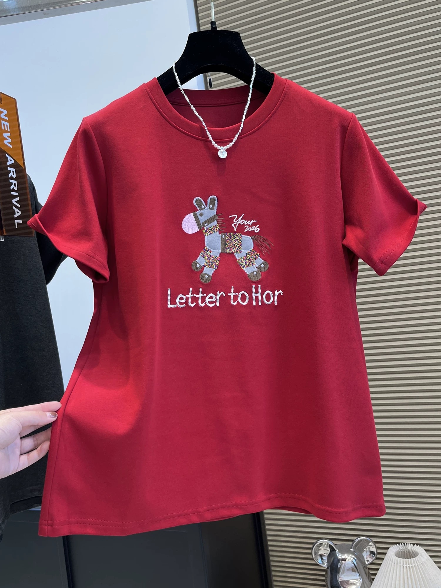 MY17566# 德绒特大码300斤今年红短袖T恤刺绣上衣女裝貨源服裝批發