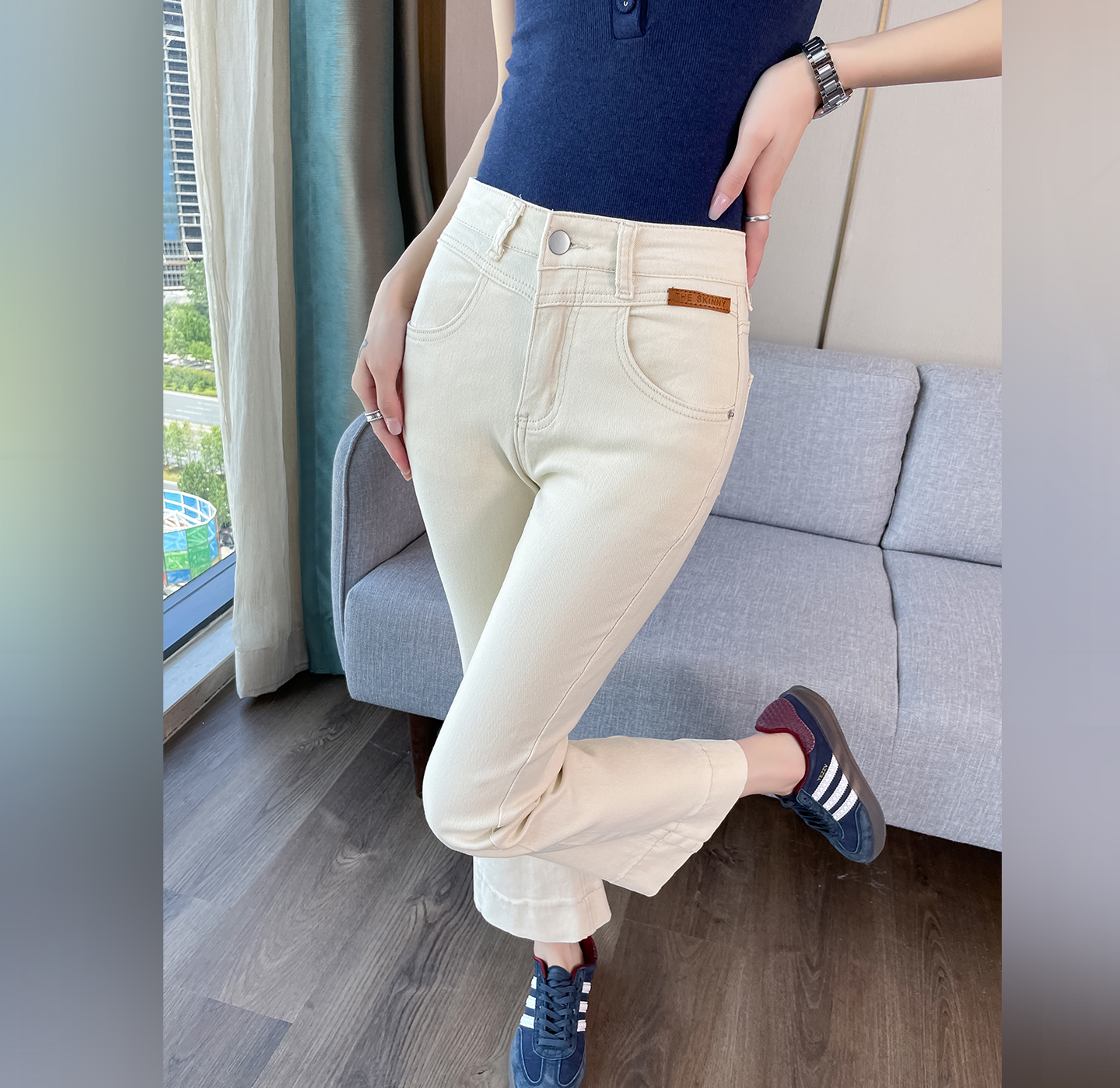 白色喇叭褲女九分褲2026新款彈力小個子設計感梨形顯瘦微喇牛仔褲
