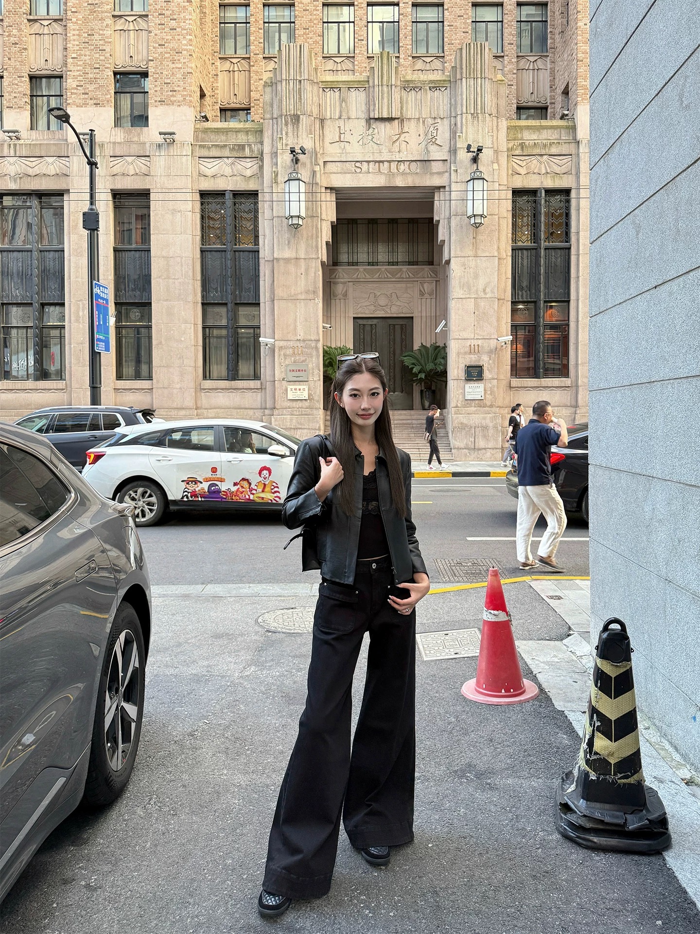 4PRIL 黑色口袋喇叭牛仔褲女秋季顯高顯瘦寬松休閑百搭闊腿褲長褲