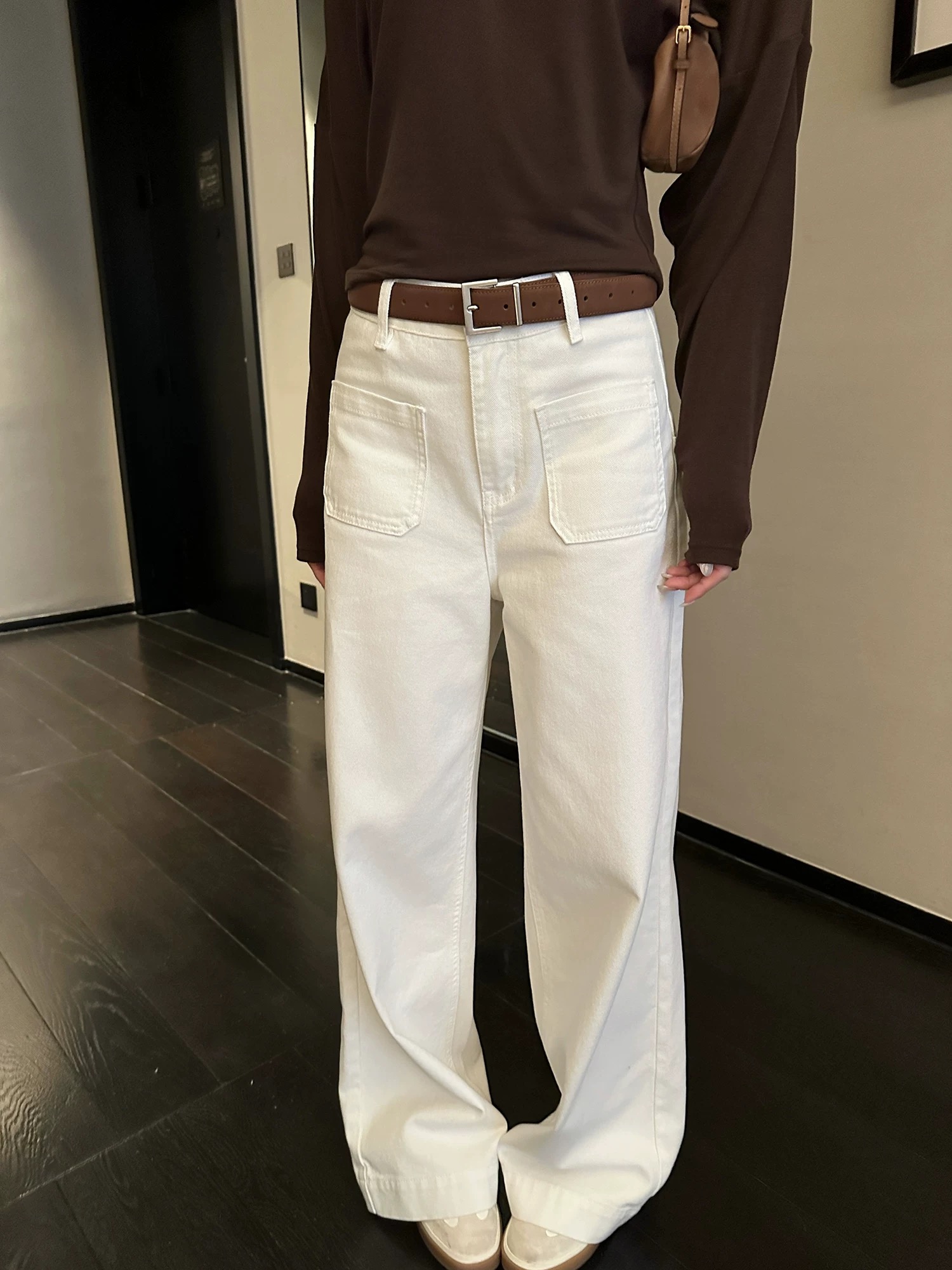 蝶寶嘻 早秋百搭cleanfit 白色牛仔褲寬松顯瘦休閑直筒褲長褲女秋