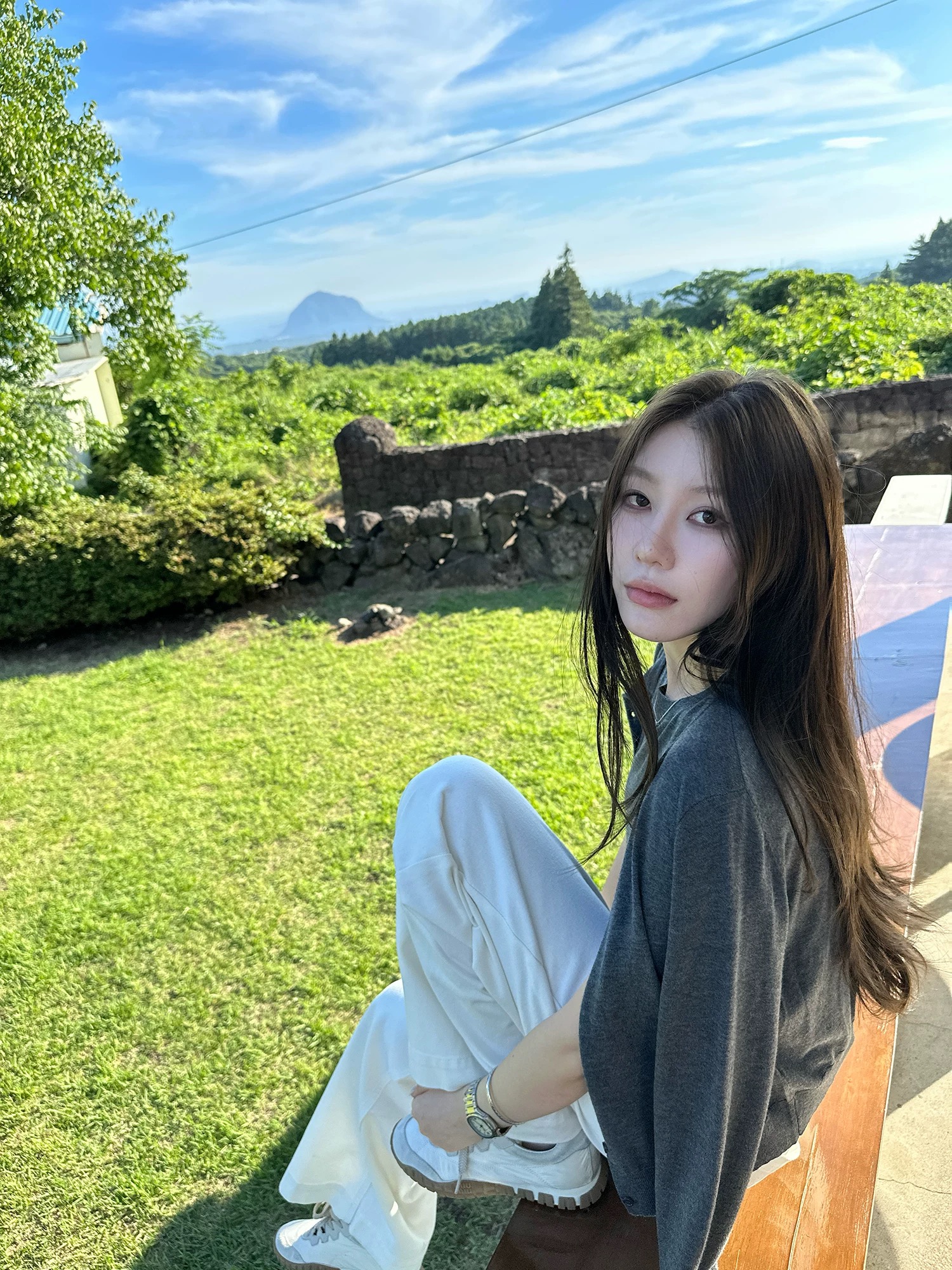 蝶寶嘻 早秋百搭cleanfit 白色牛仔褲寬松顯瘦休閑直筒褲長褲女秋