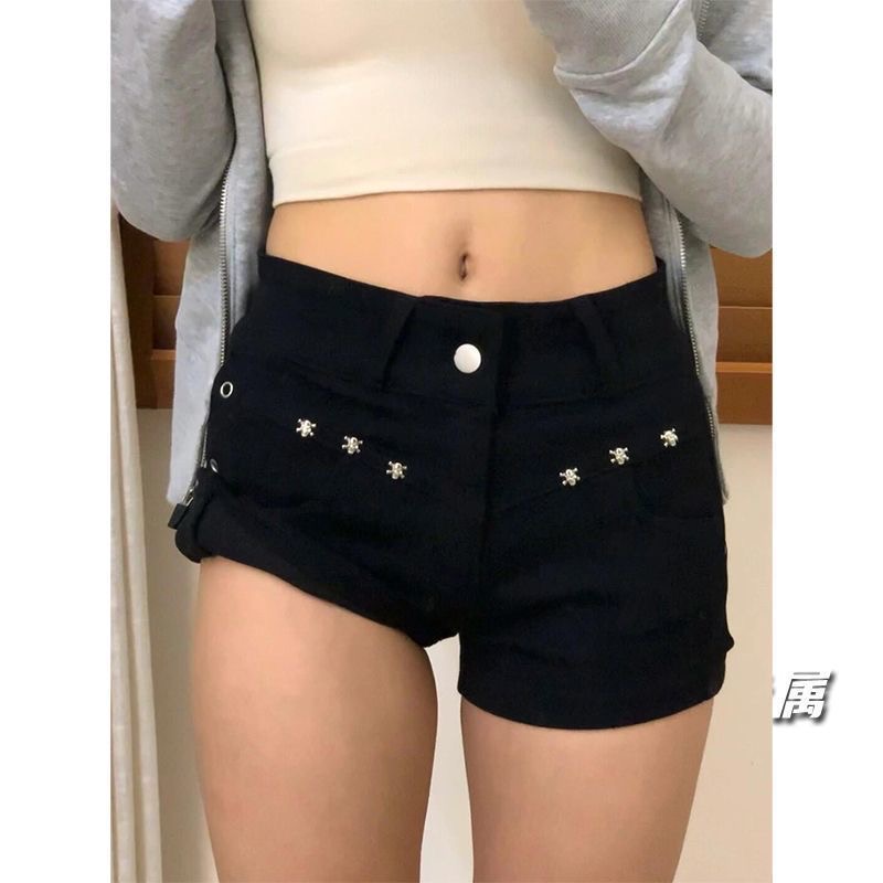 小個子美式辣妹黑色鉚釘低腰牛仔短褲女夏季緊身顯瘦包臀超短熱褲