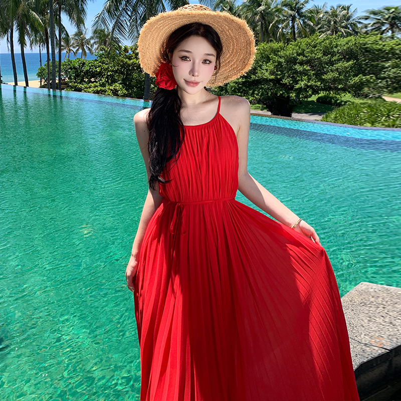 海邊度假沙灘紅色多巴胺吊帶連衣裙