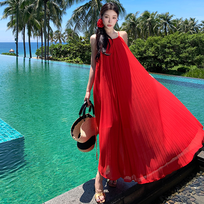 海邊度假沙灘紅色多巴胺吊帶連衣裙