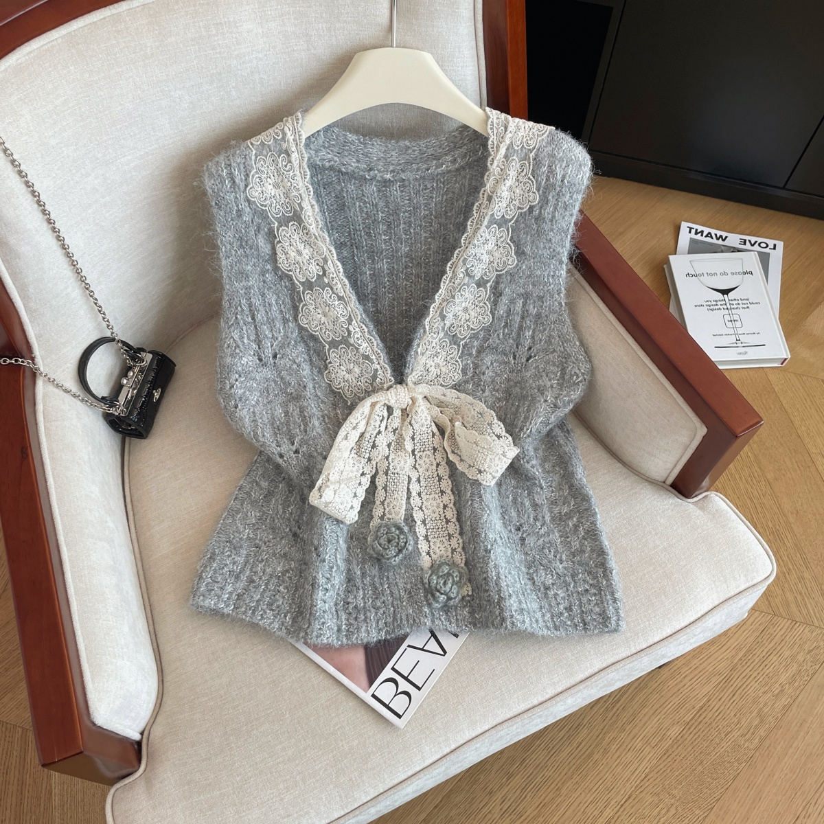 MY16543# 高级感钩花飘带无袖马甲女洋气显瘦叠穿气质蕾丝背心女裝貨源...