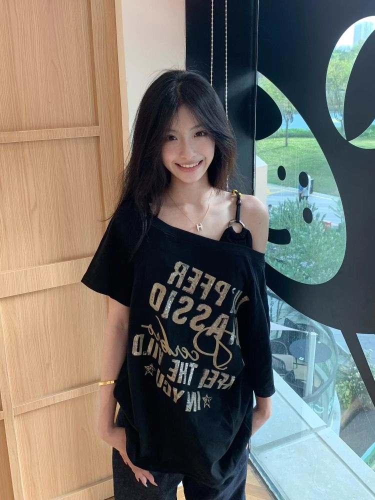 FA33002# 美式复古学院风斜肩印花设计感小众百搭宽松T恤夏季新款上衣女 服裝批發女裝批發服飾貨源