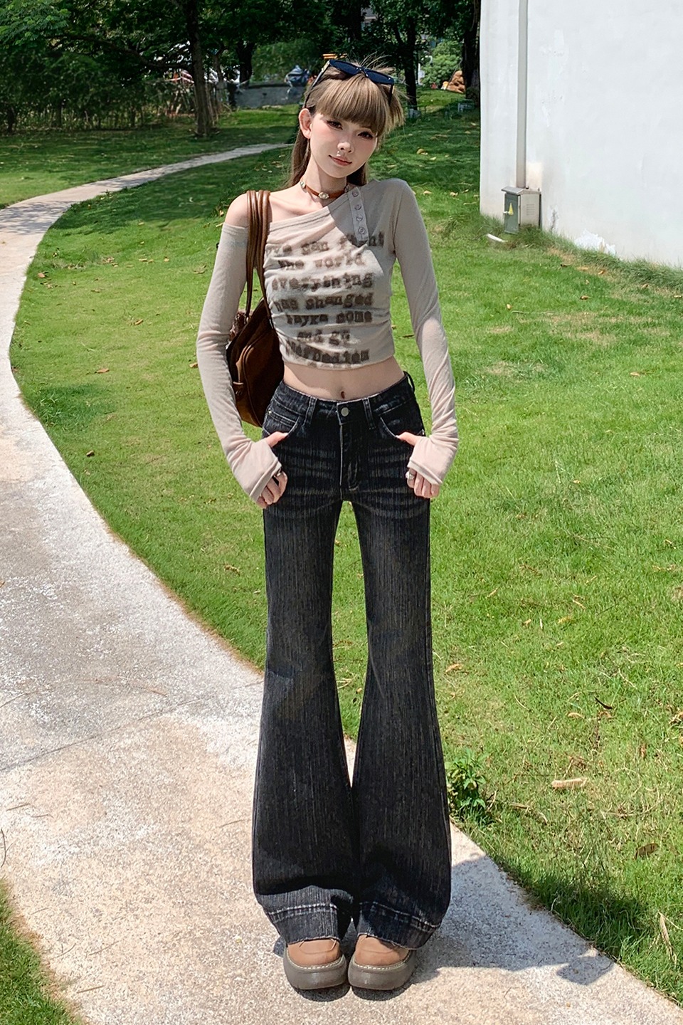 黑灰色微喇牛仔褲女秋季新款竹節紋低腰修身顯瘦辣妹馬蹄喇叭褲子