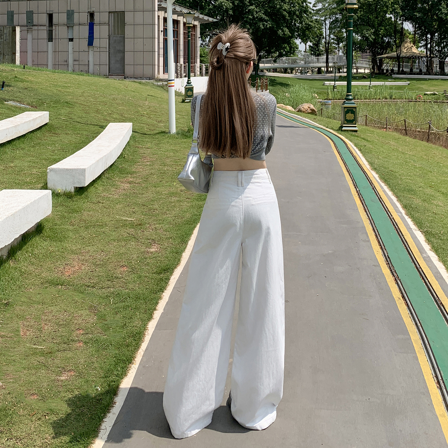 白色高腰褶皺闊腿牛仔褲女2025年秋季新款寬松慵懶風休閑直筒褲子