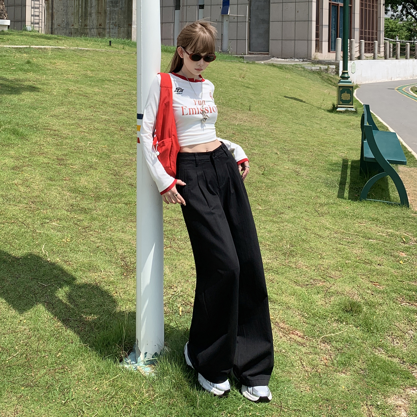 黑色闊腿牛仔褲女2025秋季新款高腰顯瘦垂感透氣褶皺寬松闊腿褲子