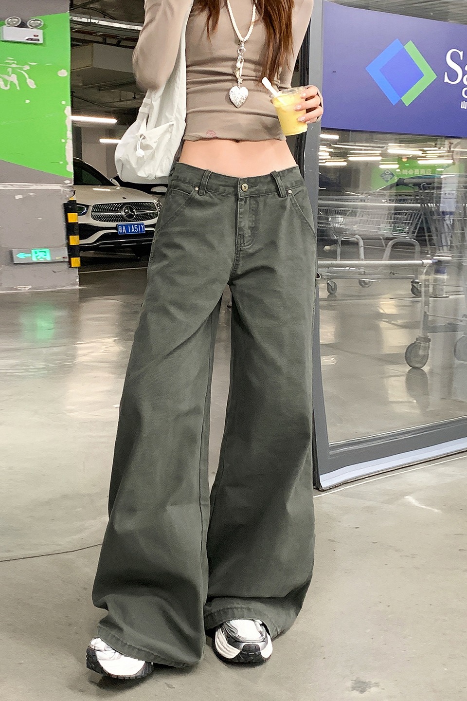 美式復古軍綠色工裝牛仔褲女2025秋季新款低腰直筒寬松垂感闊腿褲