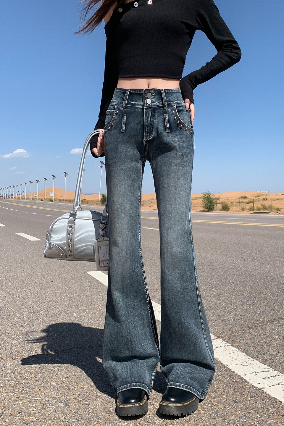 美式復古藍灰繡花釘珠微喇牛仔褲女秋新款小眾設計感拖地喇叭褲子