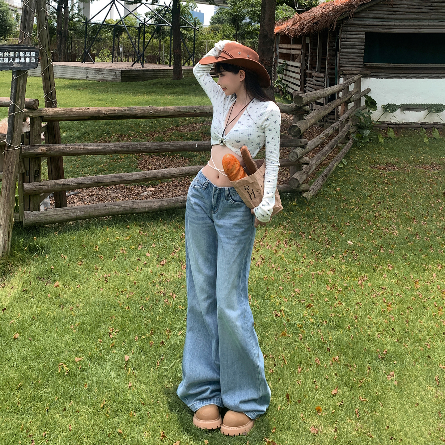 美式復古低腰辣妹寬松喇叭褲女2025秋冬季新款垂感百搭拖地牛仔褲