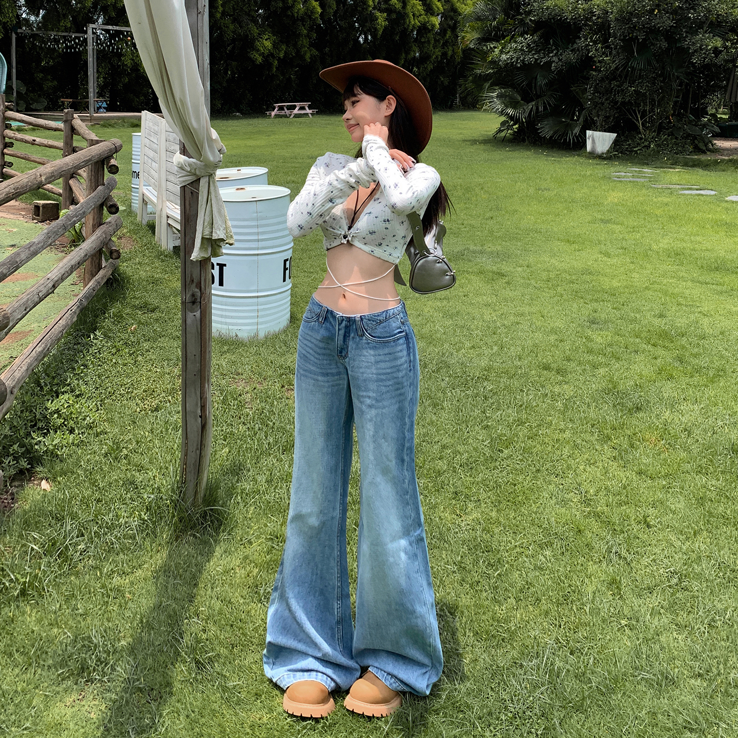美式復古低腰辣妹寬松喇叭褲女2025秋冬季新款垂感百搭拖地牛仔褲