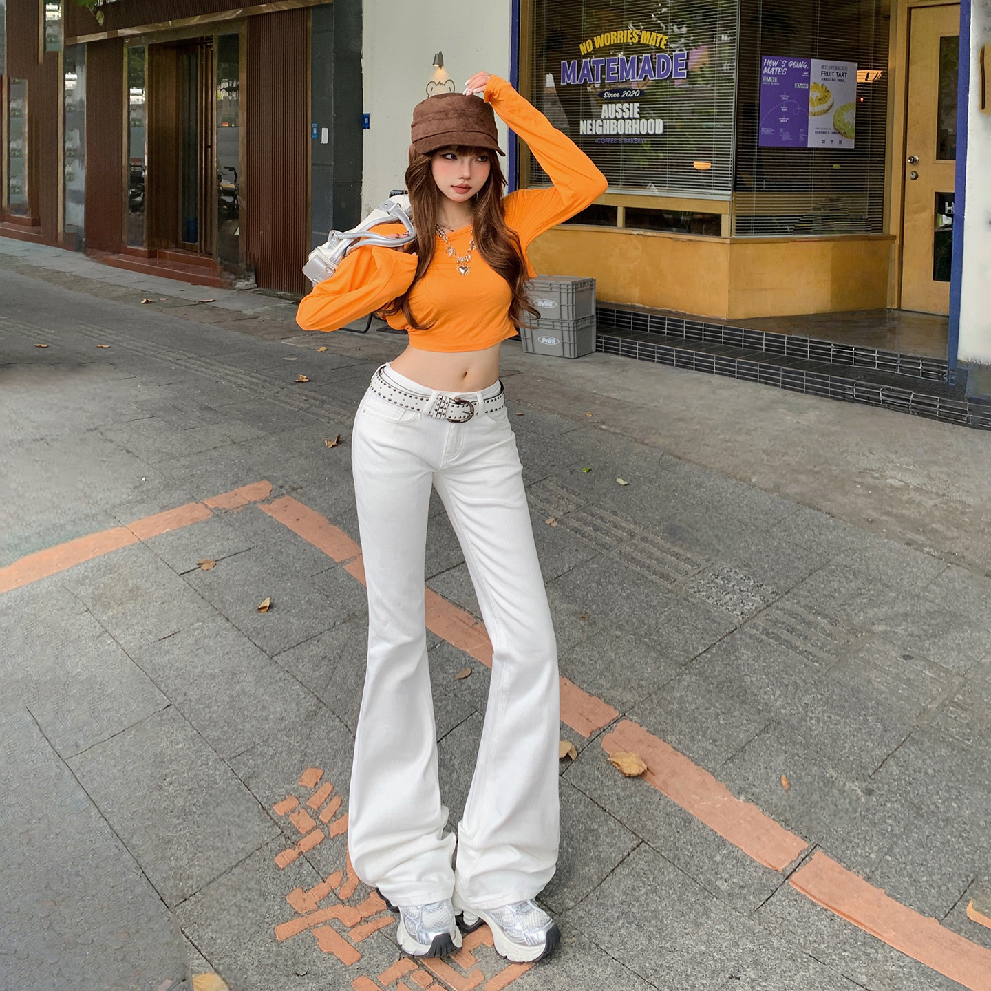 美式復古白色低腰辣妹微喇牛仔褲女秋季新款寬松不貼腿微喇叭褲子