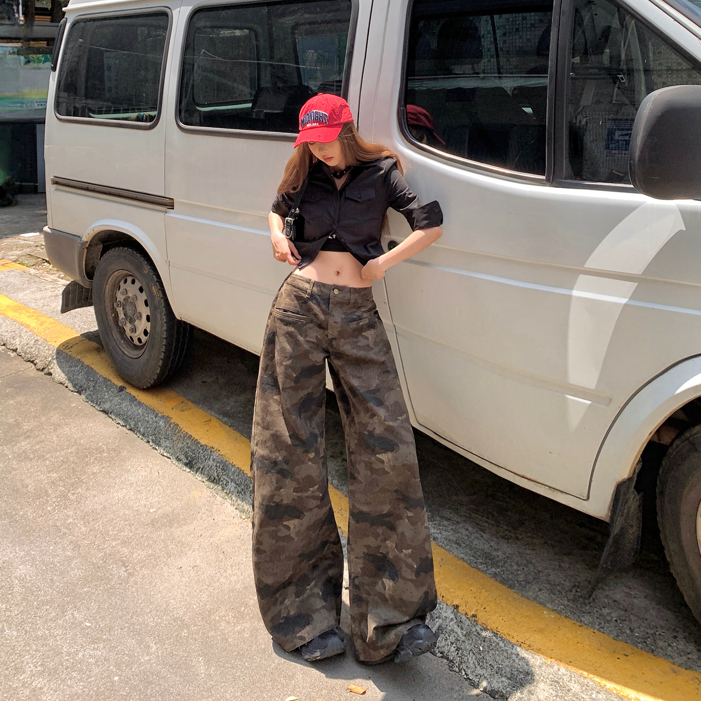 美式復古低腰辣妹寬松闊腿褲百搭女2025秋冬季新款高街彎刀牛仔褲