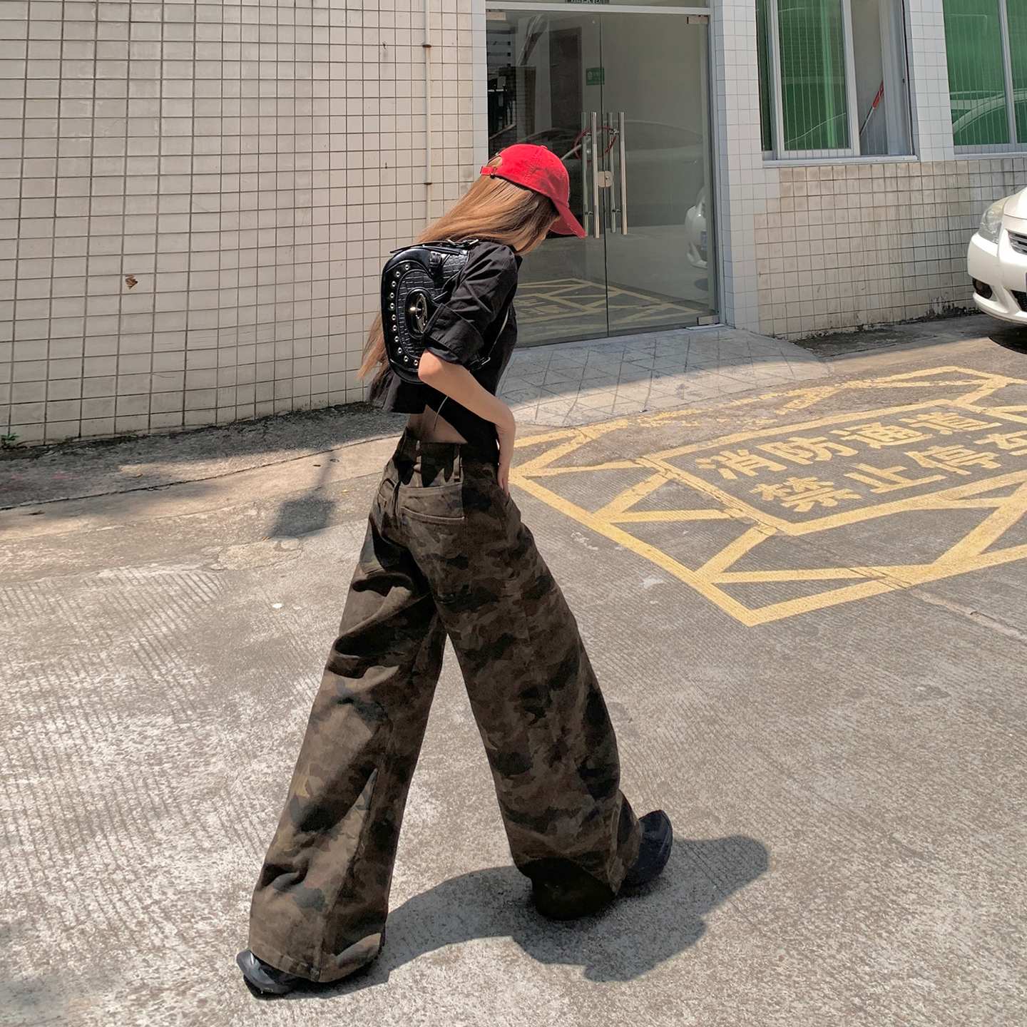 美式復古低腰辣妹寬松闊腿褲百搭女2025秋冬季新款高街彎刀牛仔褲