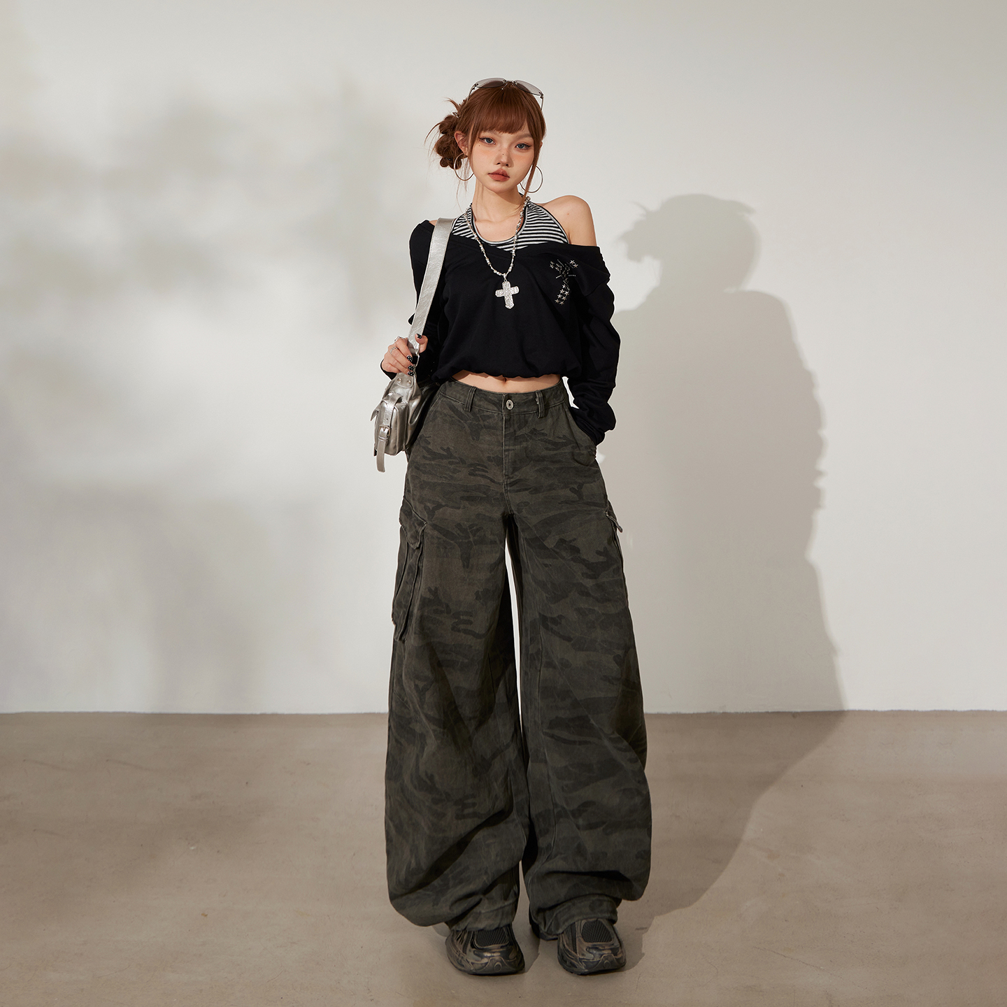 美式復古寬松闊腿褲迷彩彎刀褲女秋冬新款百搭垂感休閑工裝牛仔褲