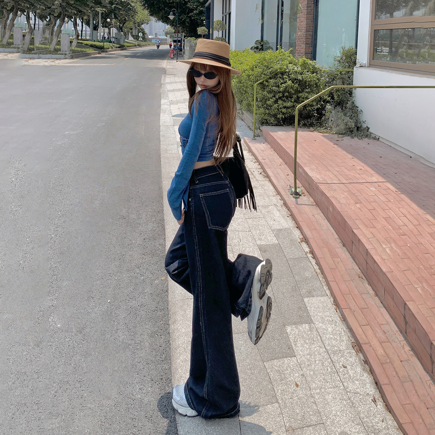 復古深色微喇牛仔褲女2025秋冬新款低腰寬松垂感不貼腿拖地直筒褲