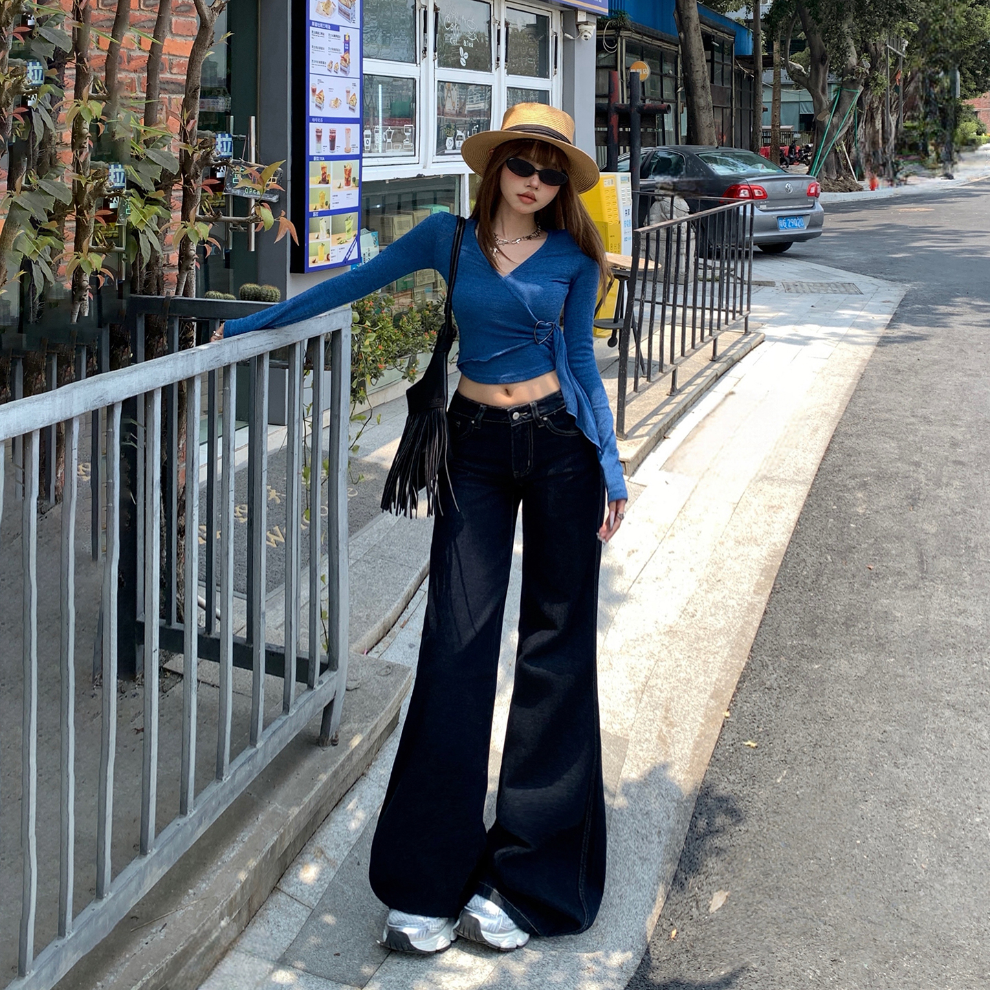 復古深色微喇牛仔褲女2025秋冬新款低腰寬松垂感不貼腿拖地直筒褲
