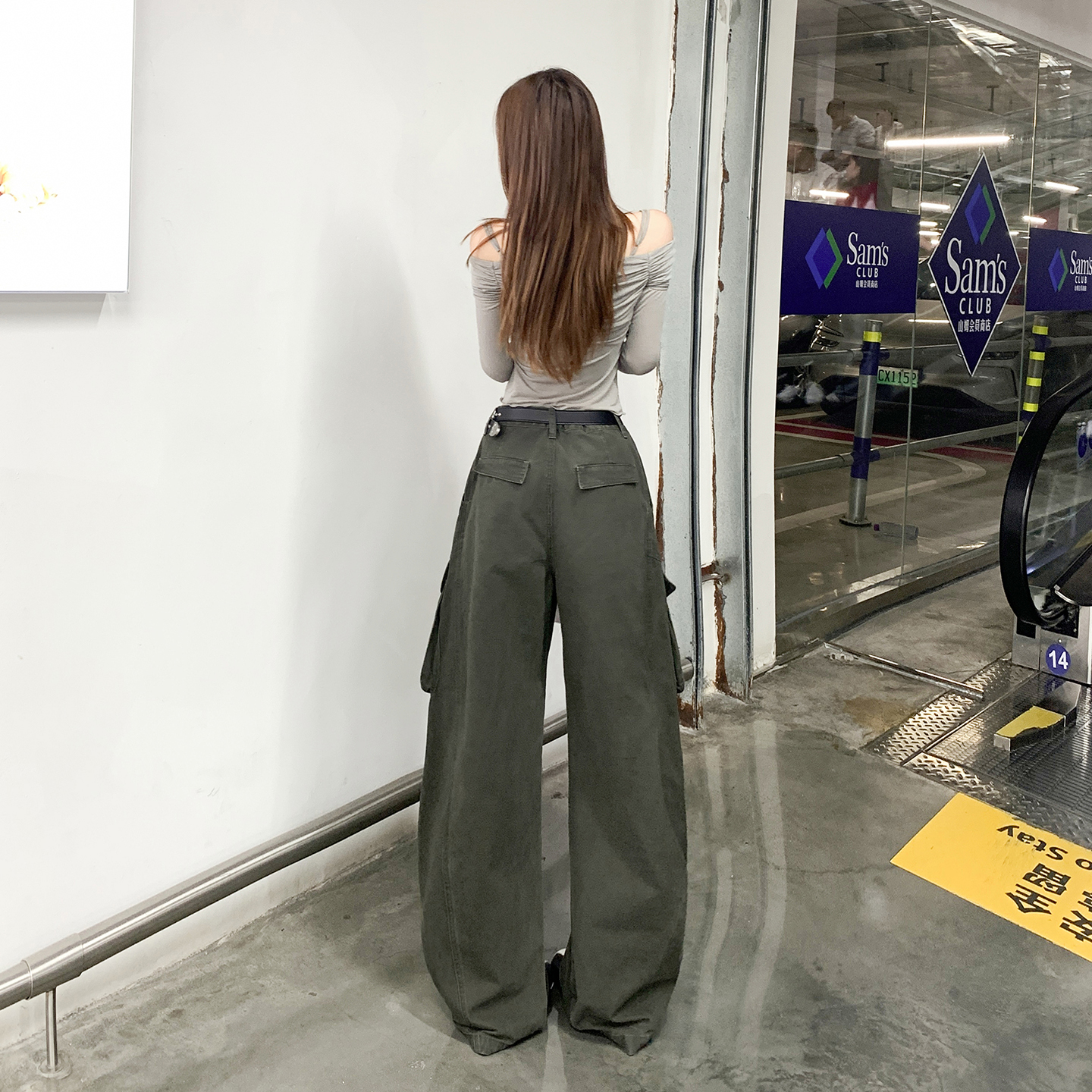 美式復古軍綠色解構設計感工裝褲男女寬松休閑褶皺垂感彎刀褲子