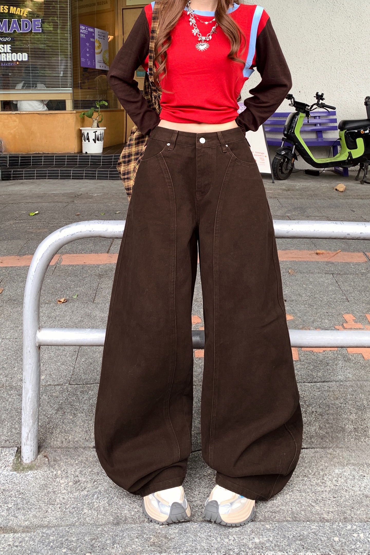咖色彎刀直筒高腰顯高顯瘦牛仔褲女秋季新款百搭寬松闊腿鐮刀褲子