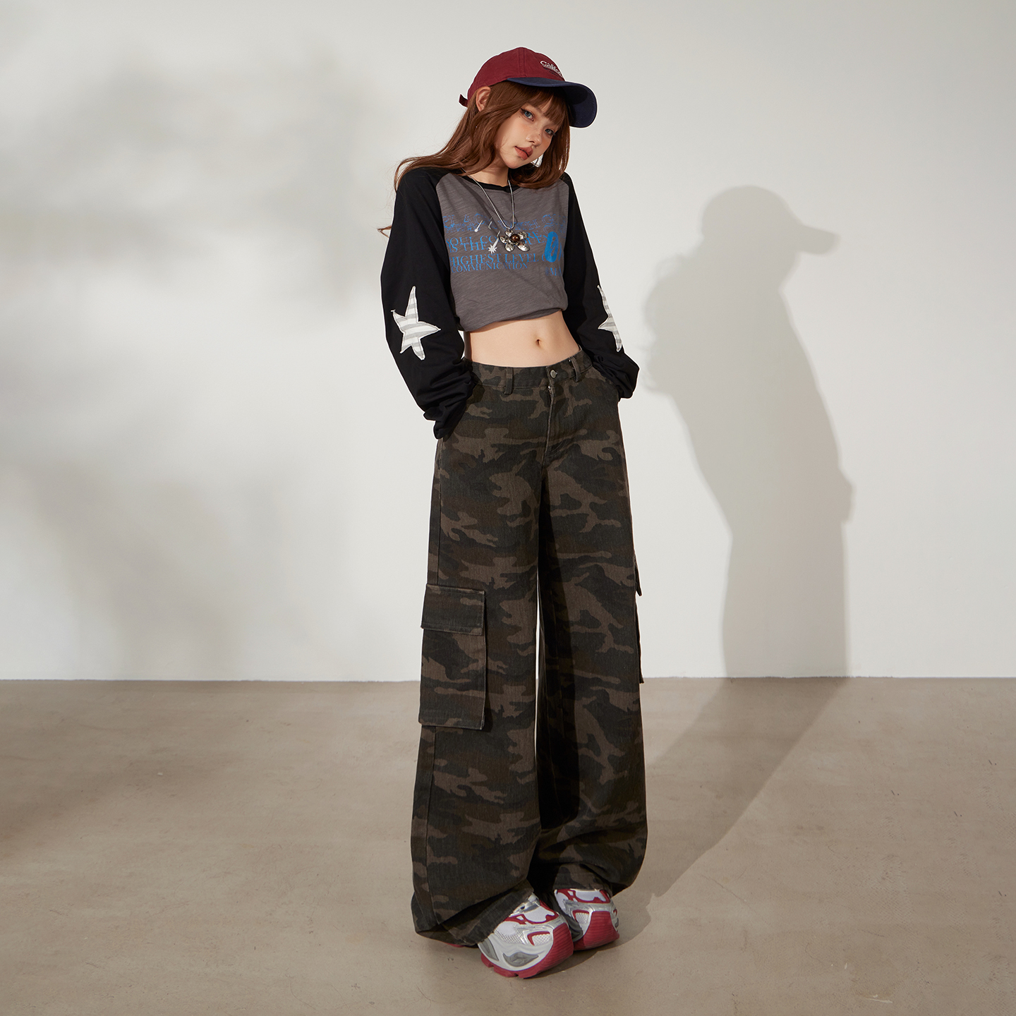 美式復古低腰寬松闊腿直筒牛仔褲女秋冬新款設計感百搭迷彩工裝褲
