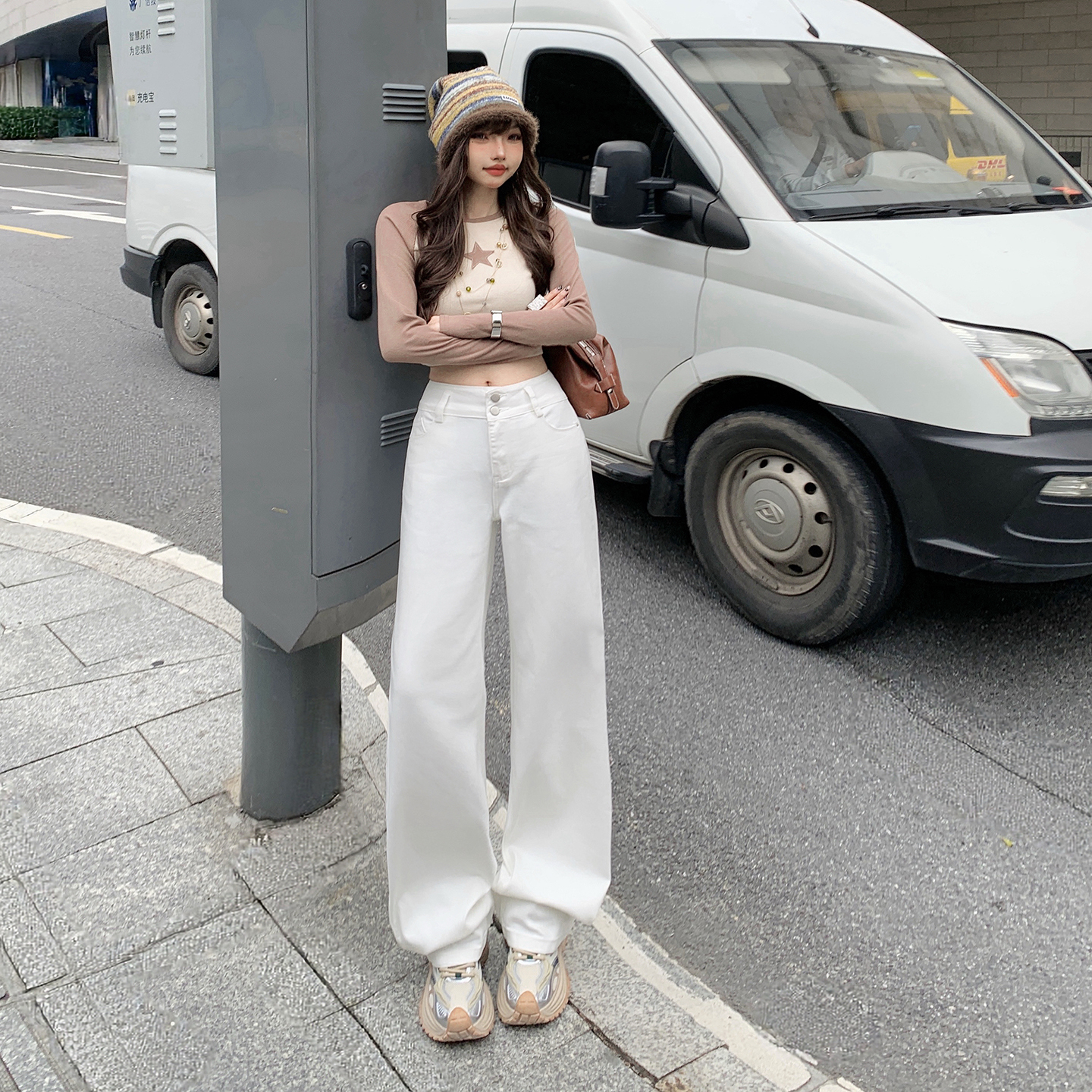 美式復古白色高腰雙扣寬松直筒褲女秋冬季新款百搭顯瘦垂感牛仔褲