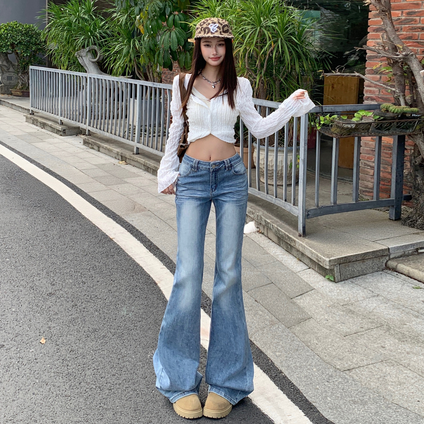 美式復古壓皺貓須設計洗水牛仔褲女春秋新款彈力顯瘦微喇牛仔褲女
