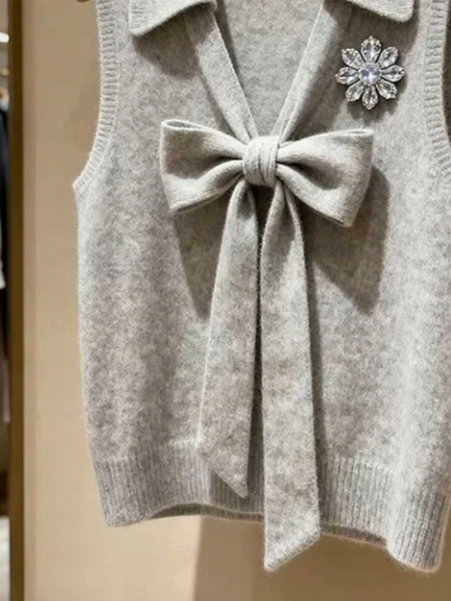 MY14954# 马甲新款今年流行爆款独特超好看气质叠穿蝴蝶结灰色针织背心...