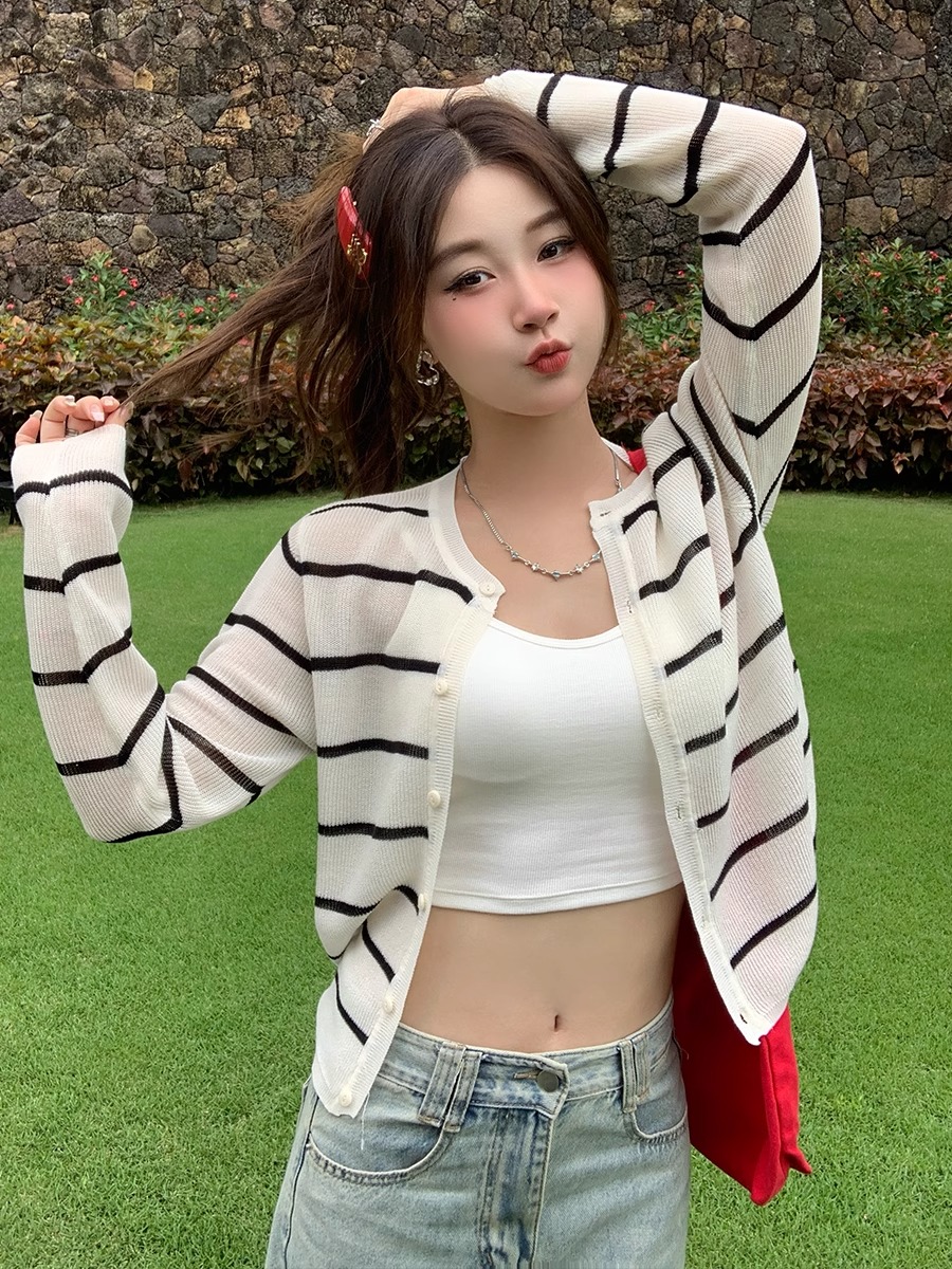 條紋開衫薄款女針織衫2026新款毛衣冰絲上衣外套配吊帶裙外搭罩衫