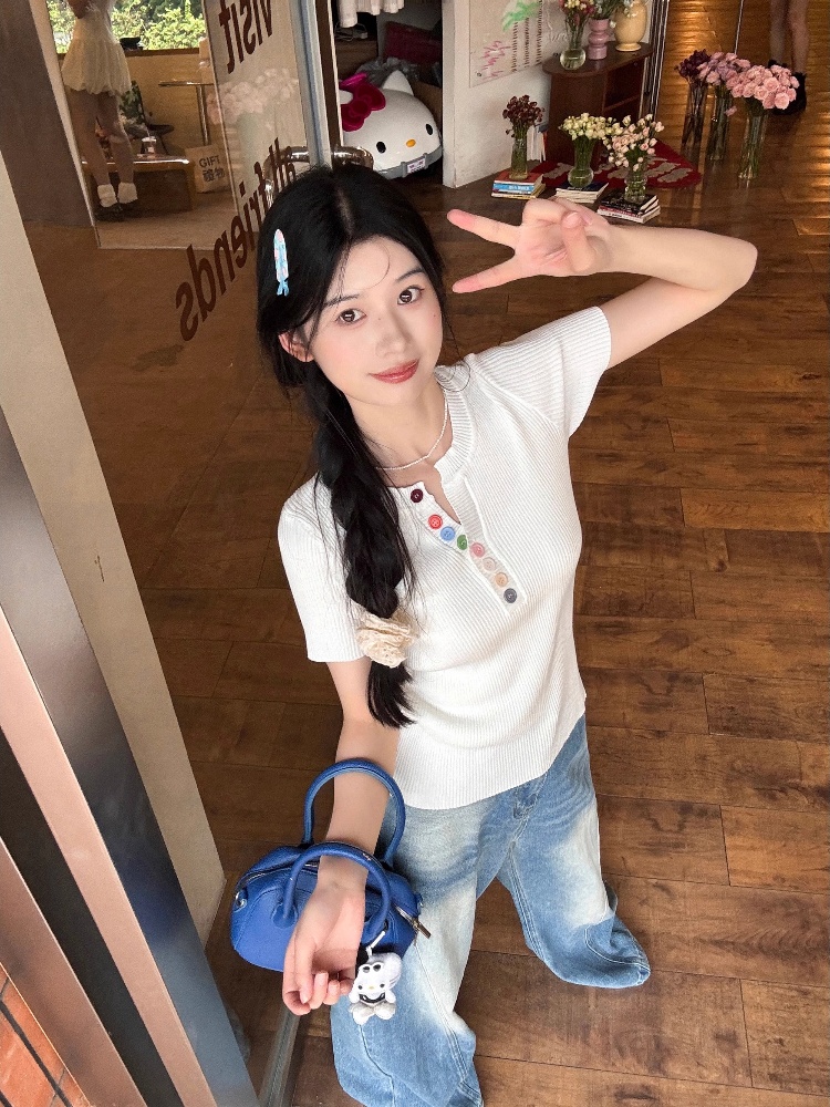 多巴胺穿搭彩色V領紐扣設計正肩短袖T恤女夏季修身顯瘦針織衫上衣