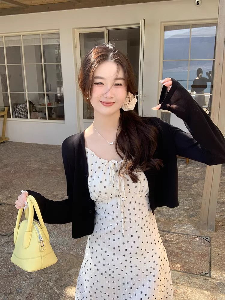 白色開衫配吊帶薄款女夏季天絲防曬罩衫針織上衣冰絲薄紗披肩外套