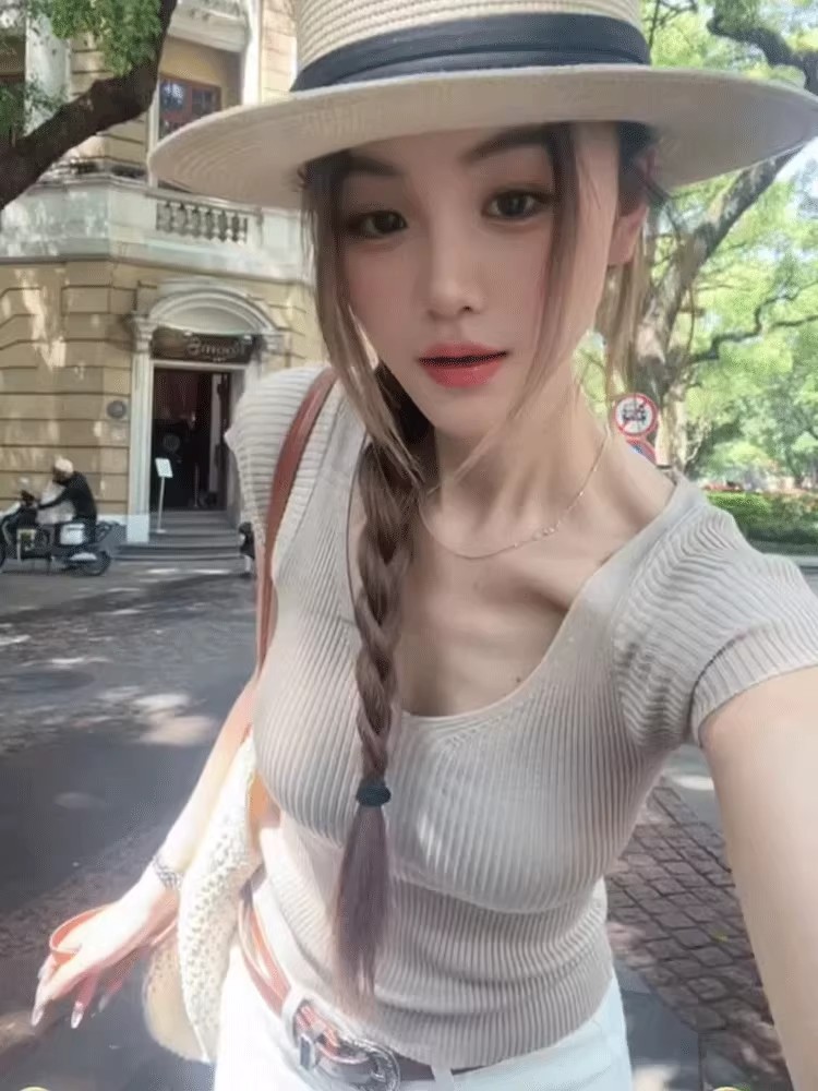 純欲風修身V領冰絲針織短袖t恤女夏季新款氣質顯瘦顯身材正肩上衣