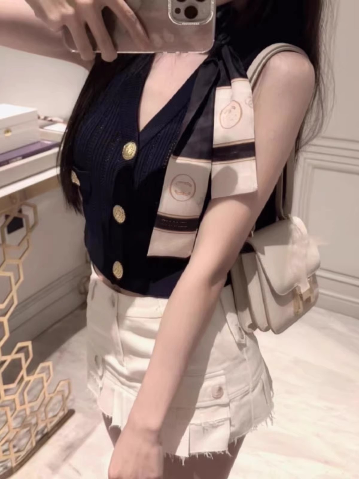 法式小香風無袖V領t恤絲帶曲珠短款針織開衫女夏季顯瘦馬甲上衣女