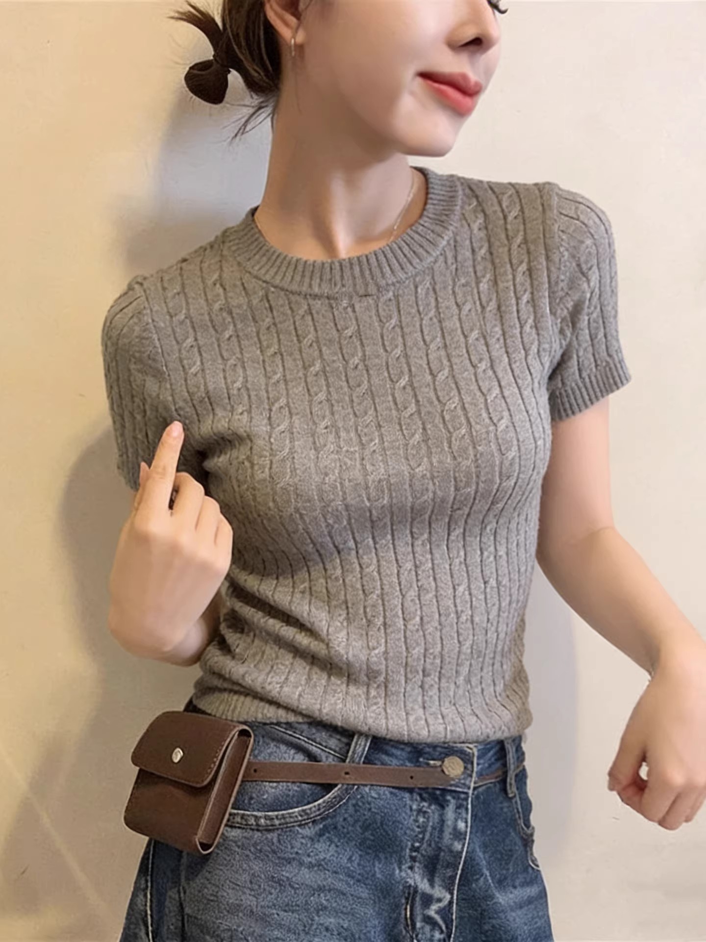 白色麻花冰絲短袖針織衫女夏季新款韓系簡約百搭圓領修身顯瘦上衣