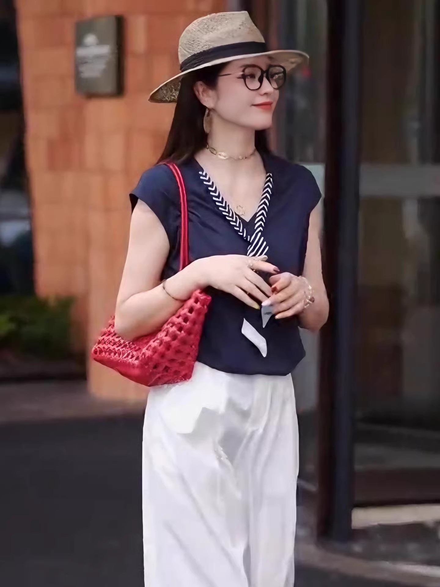 輕奢高級感飄帶設計V領短袖T恤女2026年夏季新款時髦洋氣百搭上衣