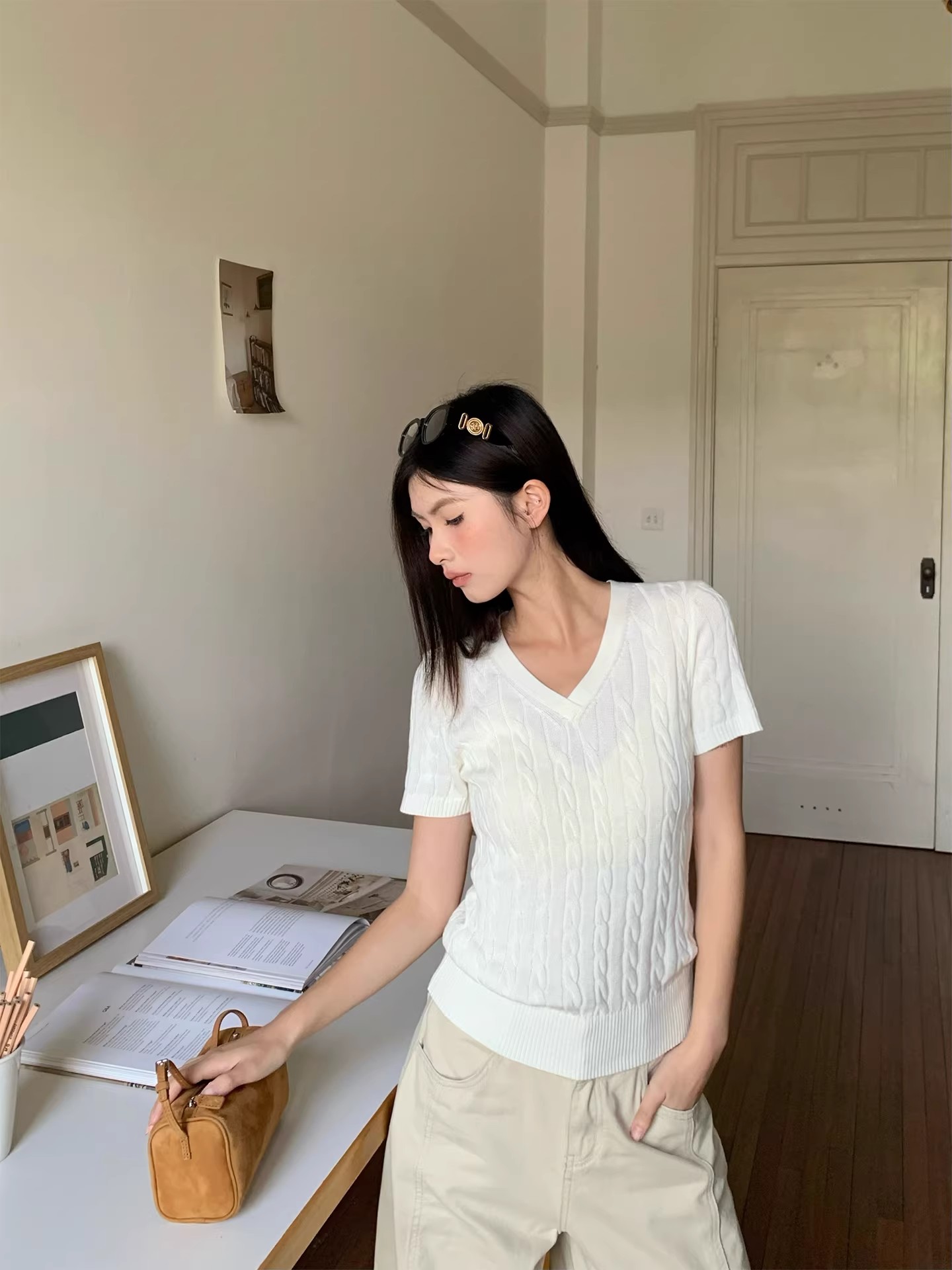 春夏V領麻花白色短袖針織衫女外穿上衣修身打底內搭毛衣
