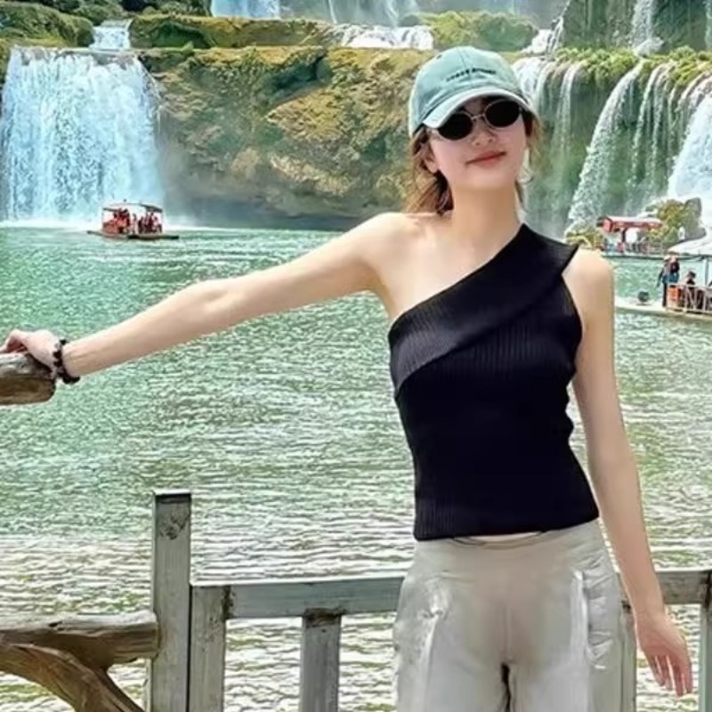 設計感斜肩無袖針織t恤女時尚小眾洋氣獨特別致修身顯瘦百搭上衣