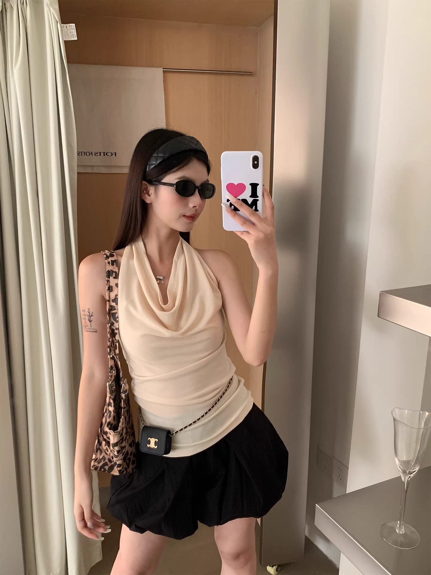 掛脖無袖上衣女夏外穿針織衫背心2026新款露背收腰吊帶設計感小眾