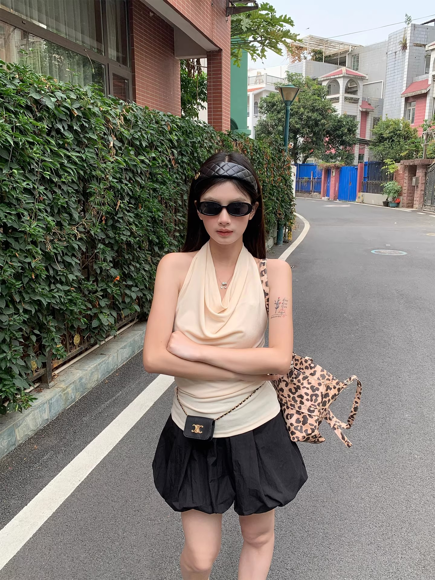 掛脖無袖上衣女夏外穿針織衫背心2026新款露背收腰吊帶設計感小眾