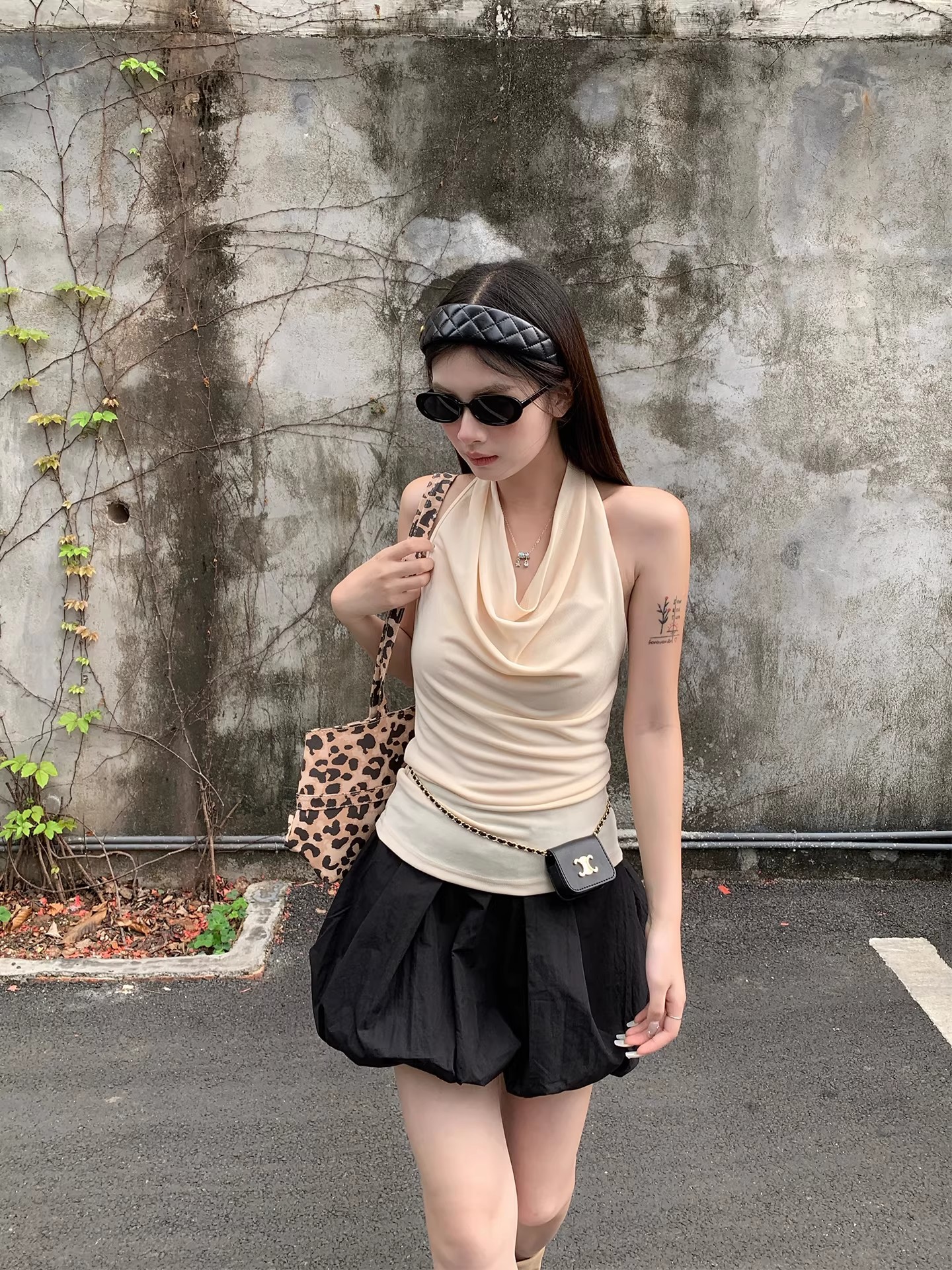 掛脖無袖上衣女夏外穿針織衫背心2026新款露背收腰吊帶設計感小眾