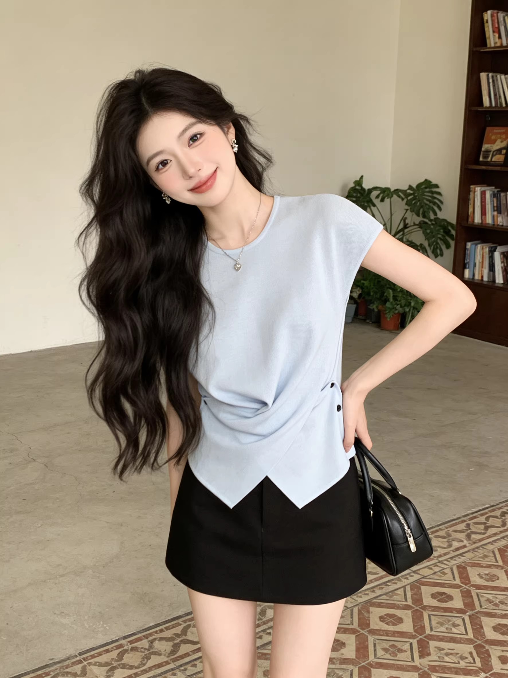 韓系chic松弛感奶藍色收腰褶皺針織衫女不規則下擺顯瘦設計感上衣