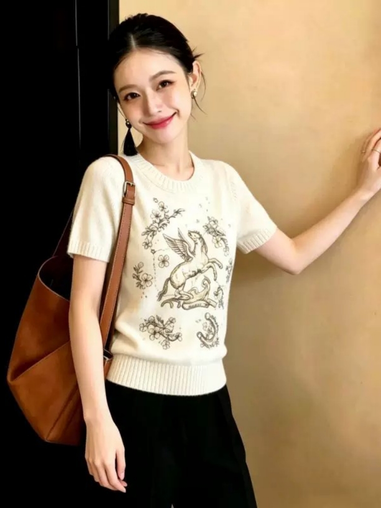 高級感小馬刺繡顯瘦短袖針織衫2026夏季新款休閑百搭套頭圓領上衣