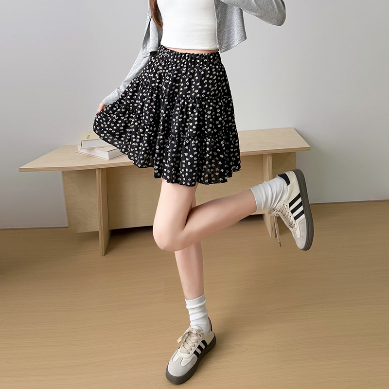 實拍碎花半身裙女2026新款夏季設計感高腰a字顯瘦雪紡蛋糕短裙子