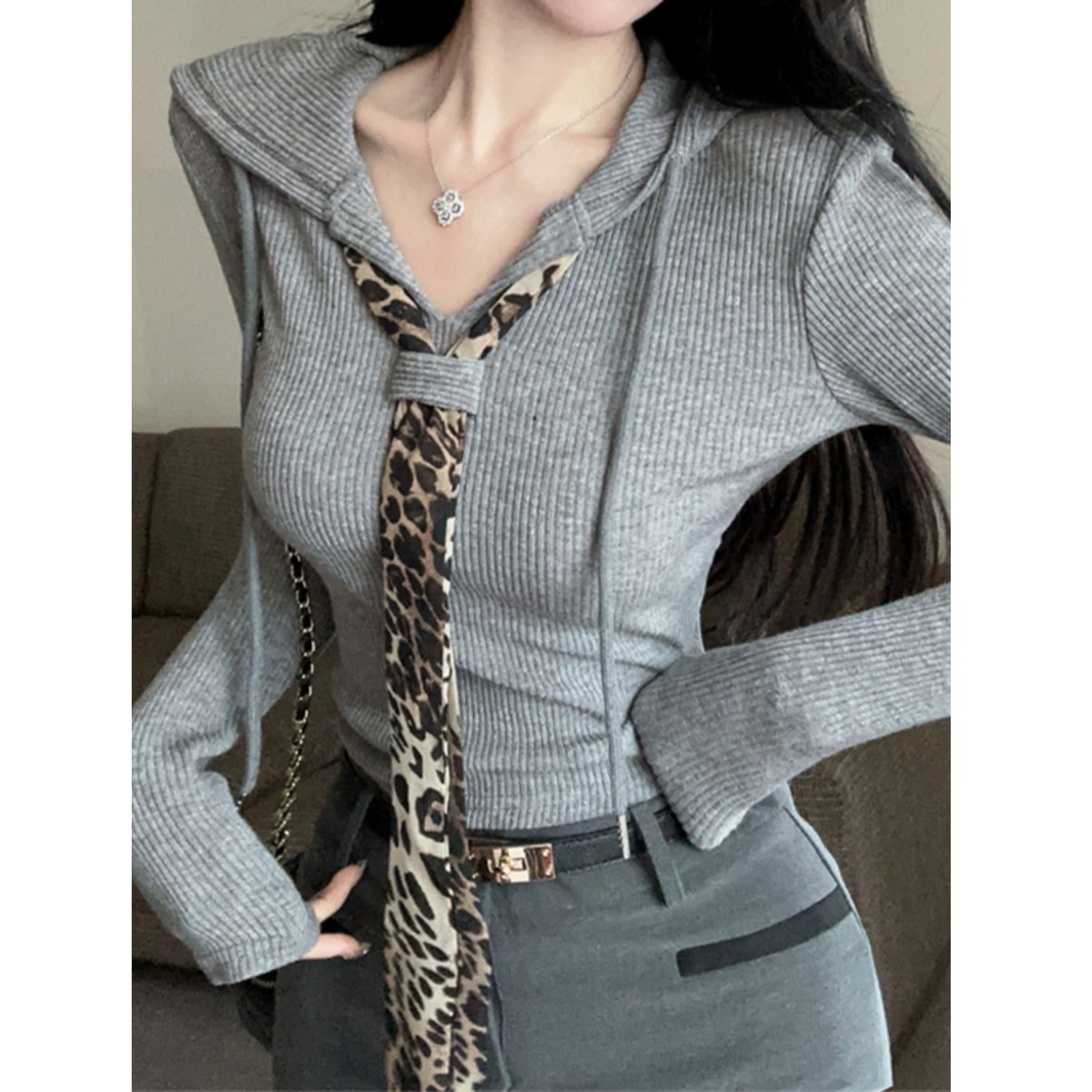 MY16409# MR5*4螺纹御姐V领豹纹领带拼接短长袖打底衫女秋辣妹连...