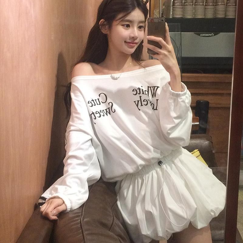 MY16437# 纯欲慵懒风撞色字母印花斜领露肩连衣裙女小众抽绳显瘦遮肉短...