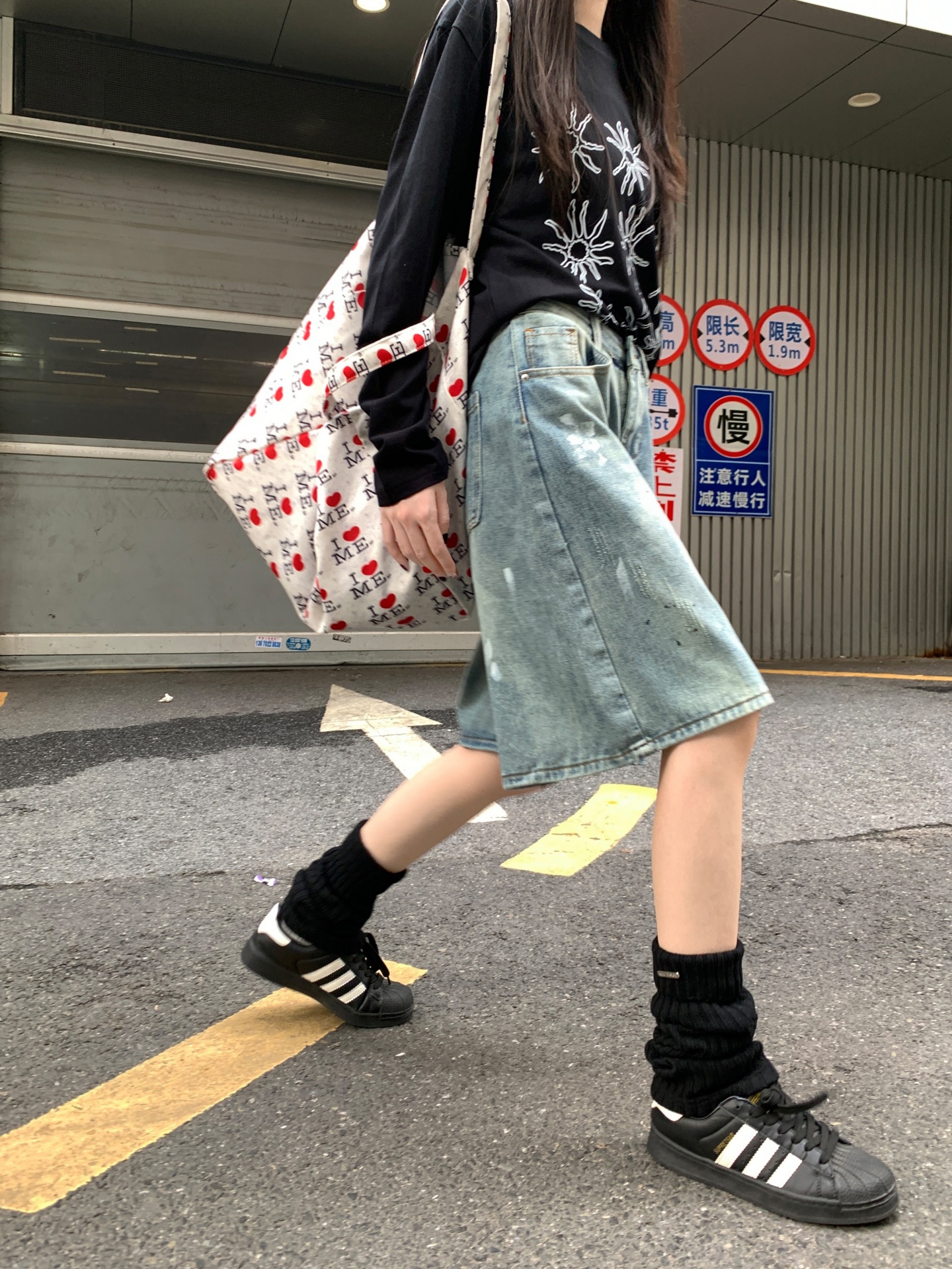 復古寬松高腰潑墨五分磨白牛仔褲女新款顯瘦闊腿直筒中褲