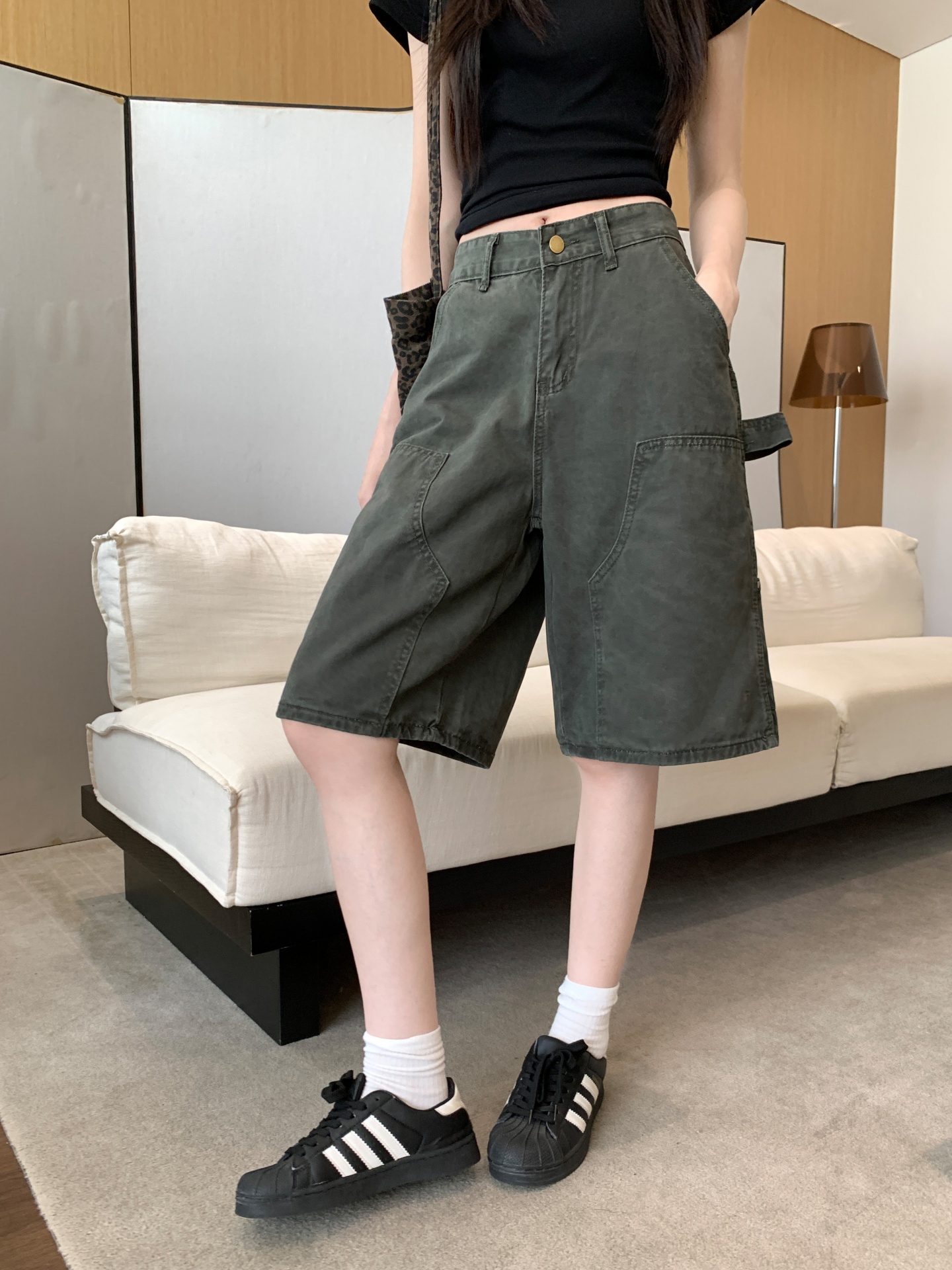 美式工裝牛仔短褲女夏季薄款軍綠色休閑通勤五分褲