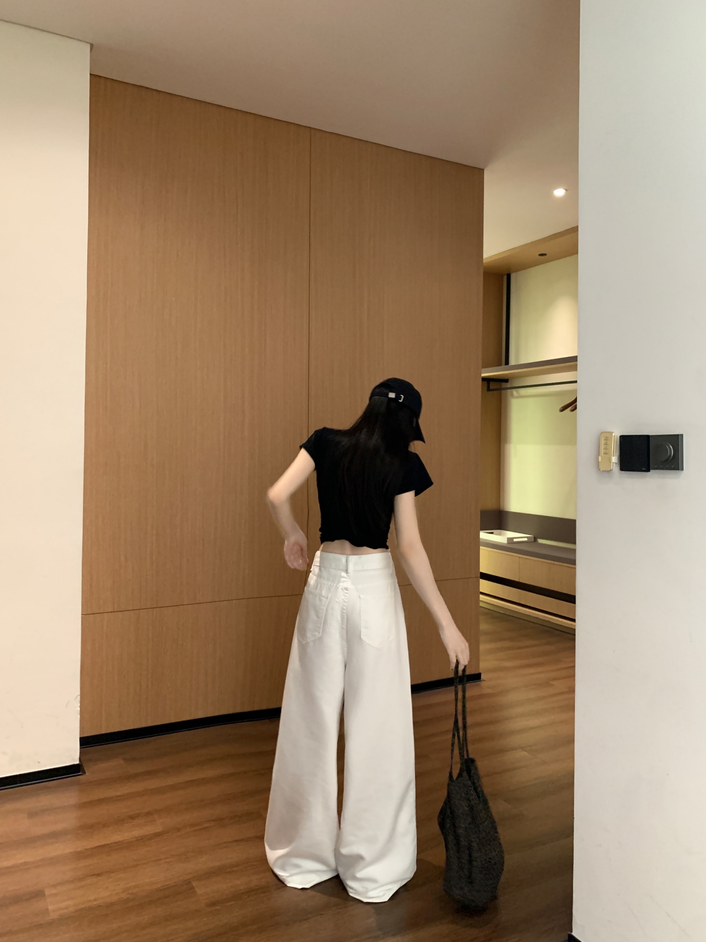 十三行品質天絲三防面料冰涼透氣白色側縫拉高設計垂感拖地牛仔褲