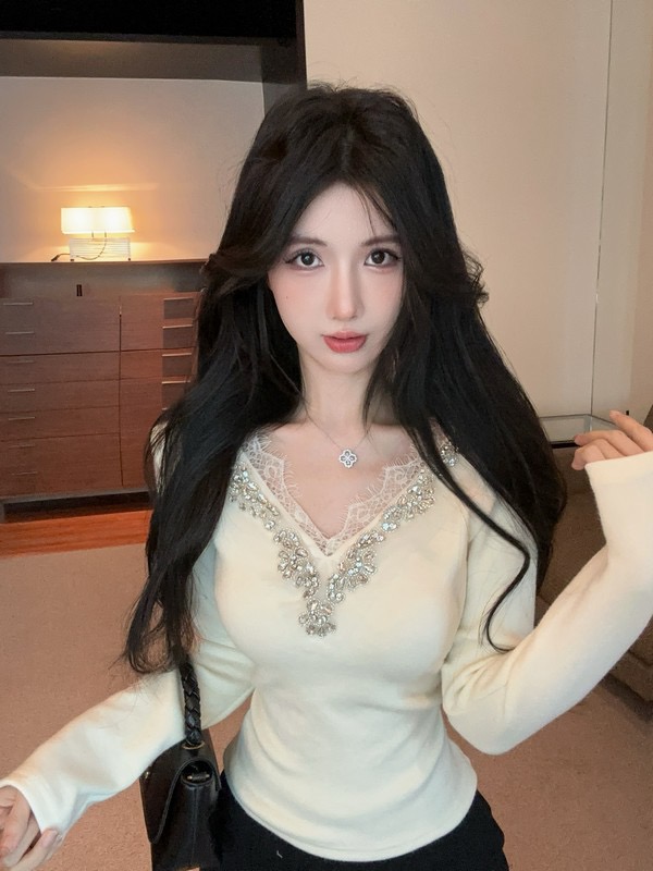 MY15515# 重工蕾丝镶钻v领气质显瘦设计感上衣女裝貨源服裝批發